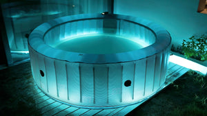 MSPA STARRY Round Bubble Spa With LED Light Strip (6 Bathers)