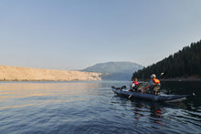 Load image into Gallery viewer, Aquaglide Blackfoot 160 Kayak Deluxe Package